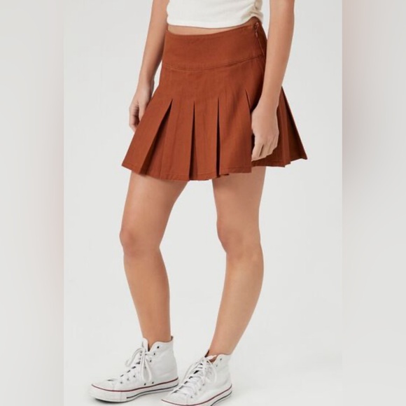Khaki Pleated Twill Mini Skirt - Picture 3 of 8